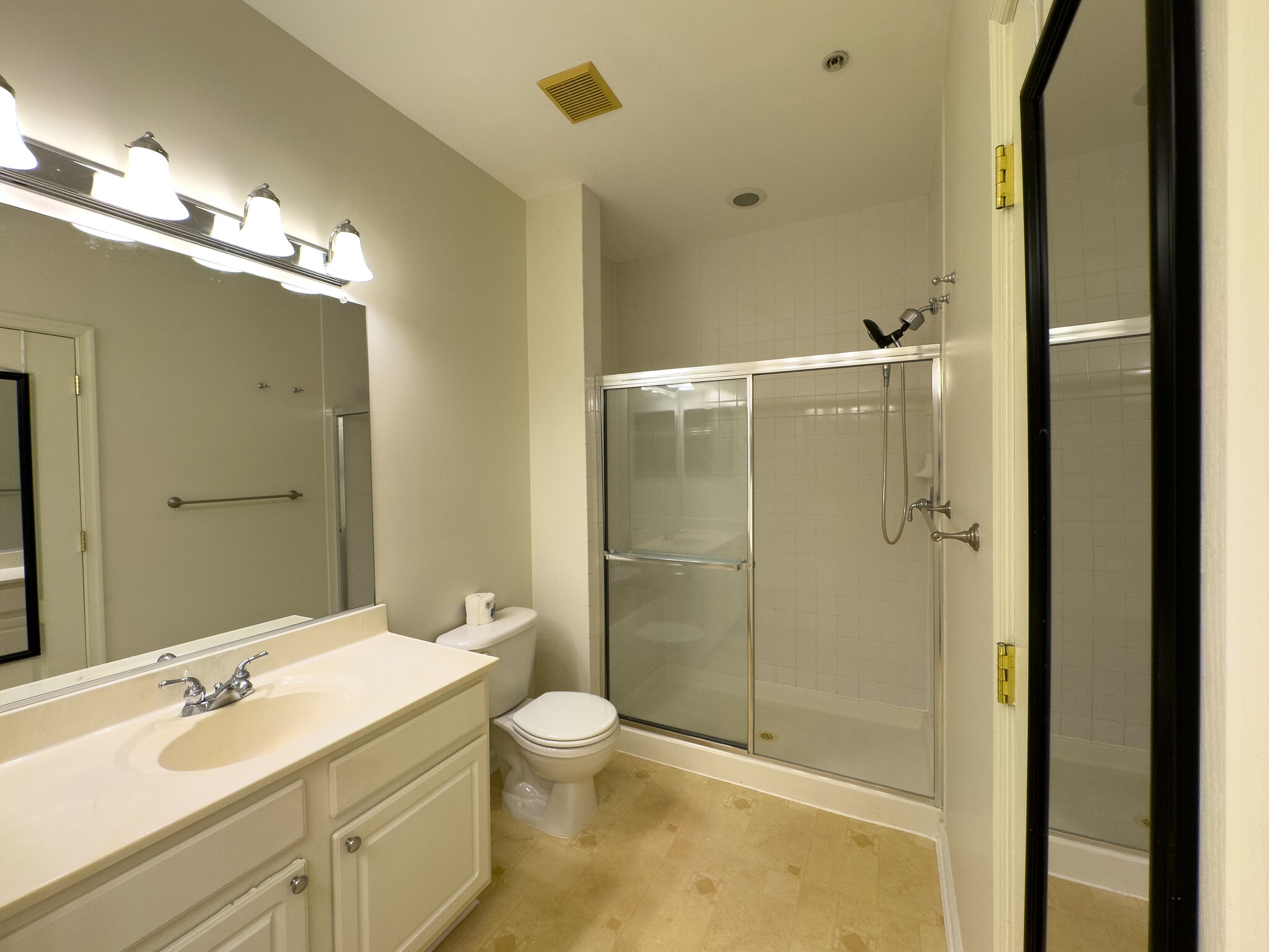 Building Photo - 8010 Pennington Dr