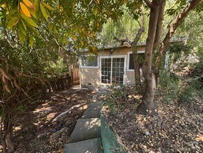 Building Photo - 552
