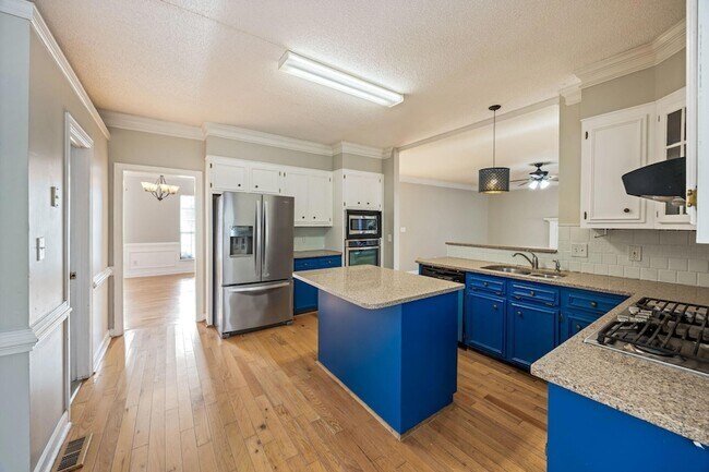 Building Photo - 1114 Rivershyre Dr