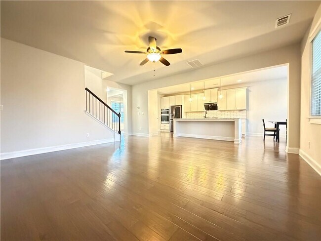 Building Photo - 1545 Dahlia Dr