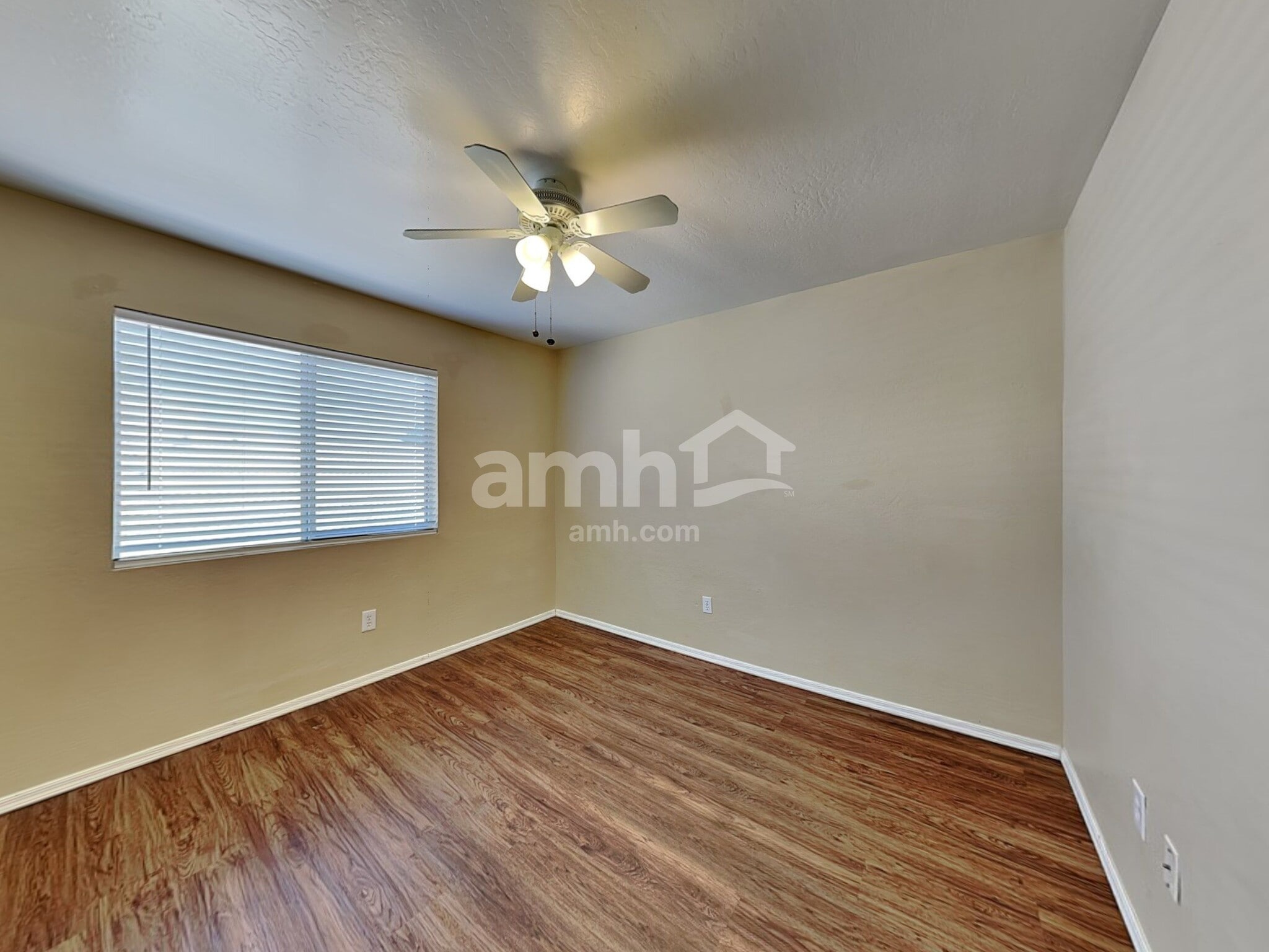 Building Photo - 7463 E Natal Ave