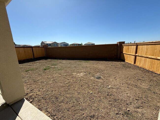 Building Photo - 171 Dock Cir