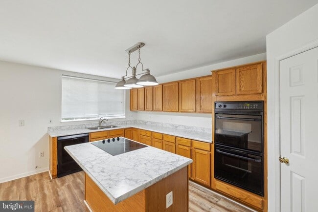 Building Photo - 8233 Ramseur Pl