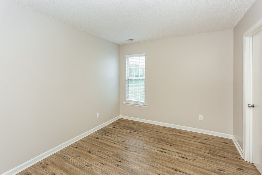 Building Photo - 5751 Heron Point Pl SW