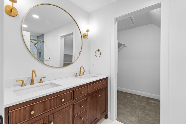 Building Photo - Elevated 5-Bedroom Home in Sandy, UT with ...