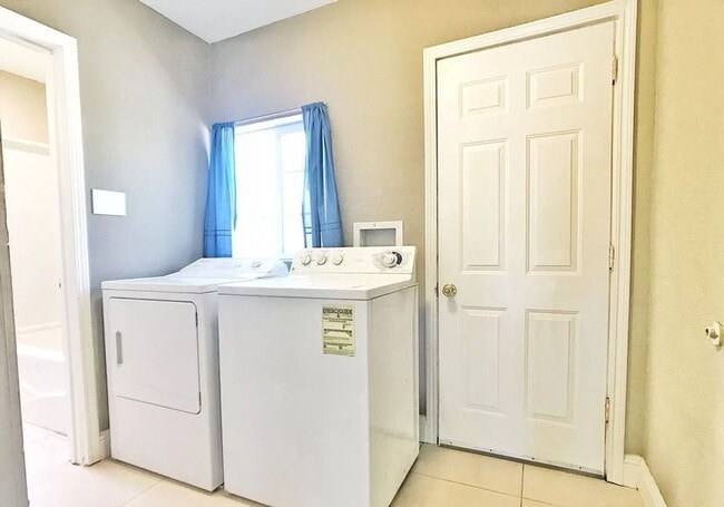 Building Photo - $2650 / 2 BR GREAT HAYWARD HOME AT A GREAT PRICE