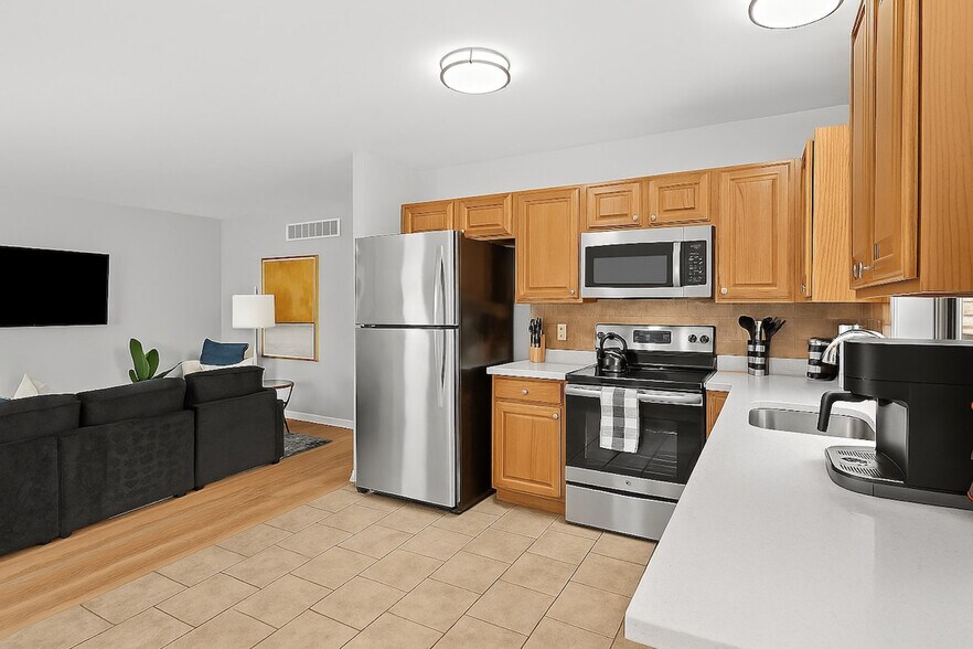 Building Photo - 18530 E 14 Mile Rd