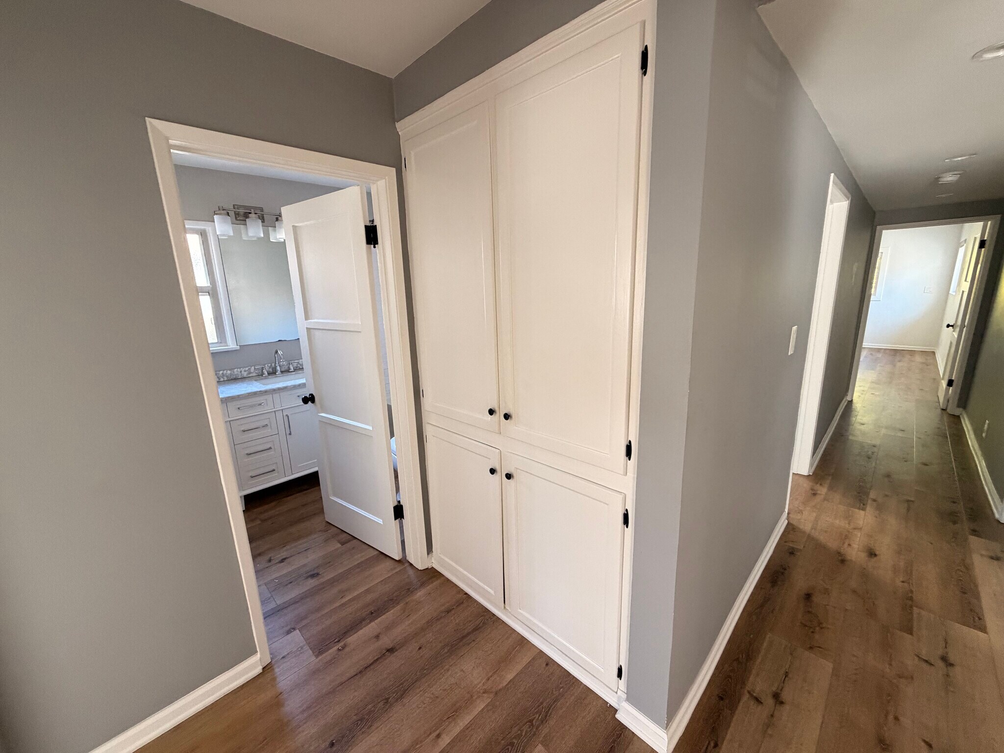 Building Photo - 5840 Allott Ave