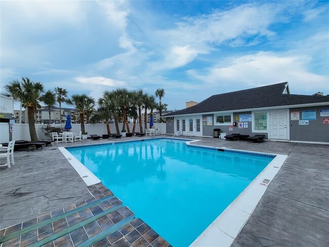 Building Photo - 3506 Cove View Blvd