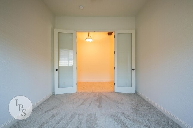Building Photo - Move in by September 1st and get the rest of August FREE! Tuscan Bluffs at Copper River - Granvil...