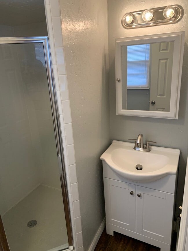 Building Photo - 3/2/2