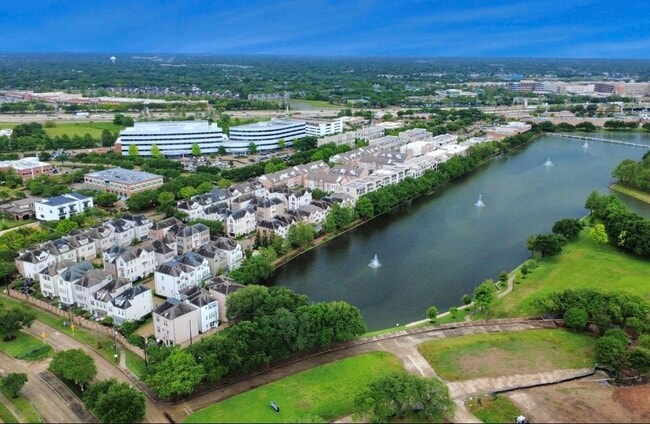 Building Photo - 15623 Broad St