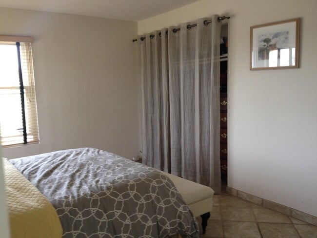 Building Photo - Gorgeous Four Bedroom Clairemont Mesa Home!