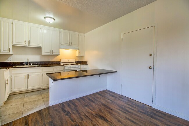 Interior Photo - sep6546