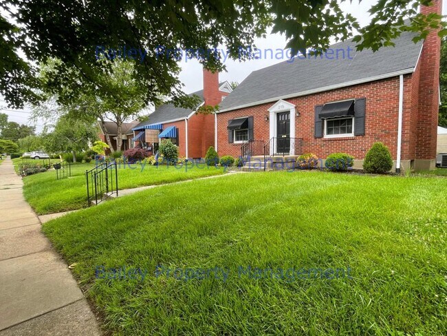 Building Photo - 215 McCready Ave
