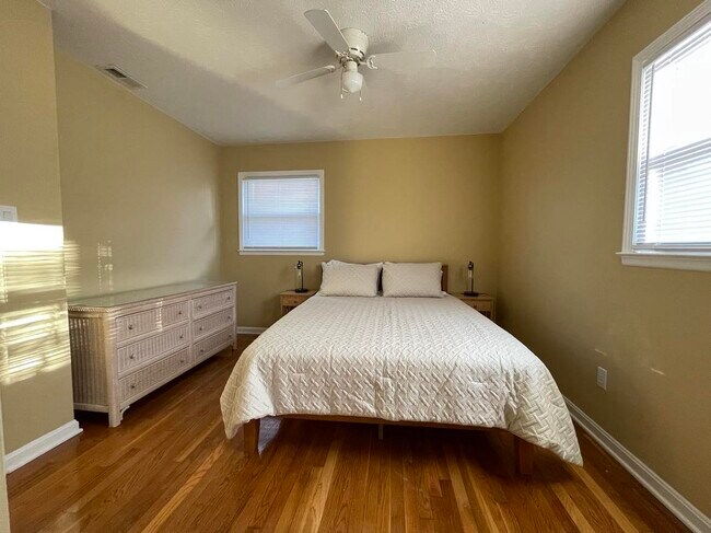 Building Photo - 348 Hermitage Dr