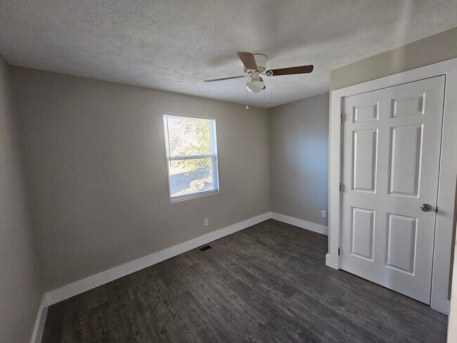 Building Photo - 3807 Hampton Ave