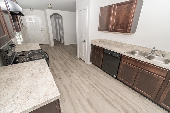 Primary Photo - 17347 Desmond St