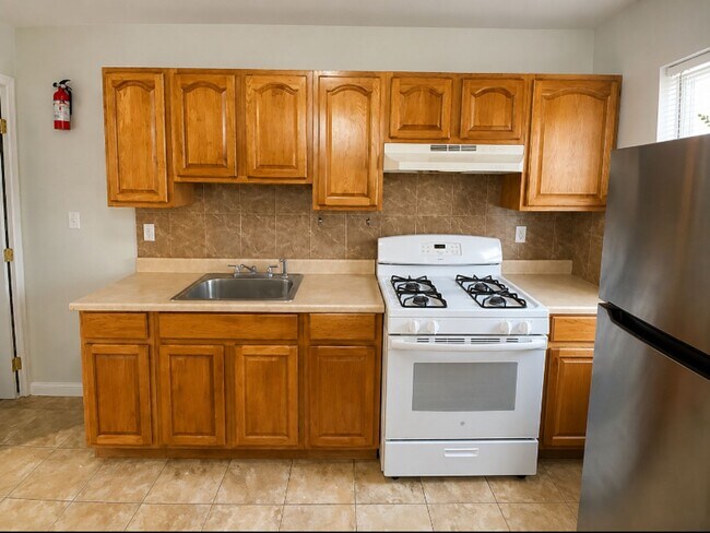 Building Photo - 3 Bedroom Home in Point Breeze