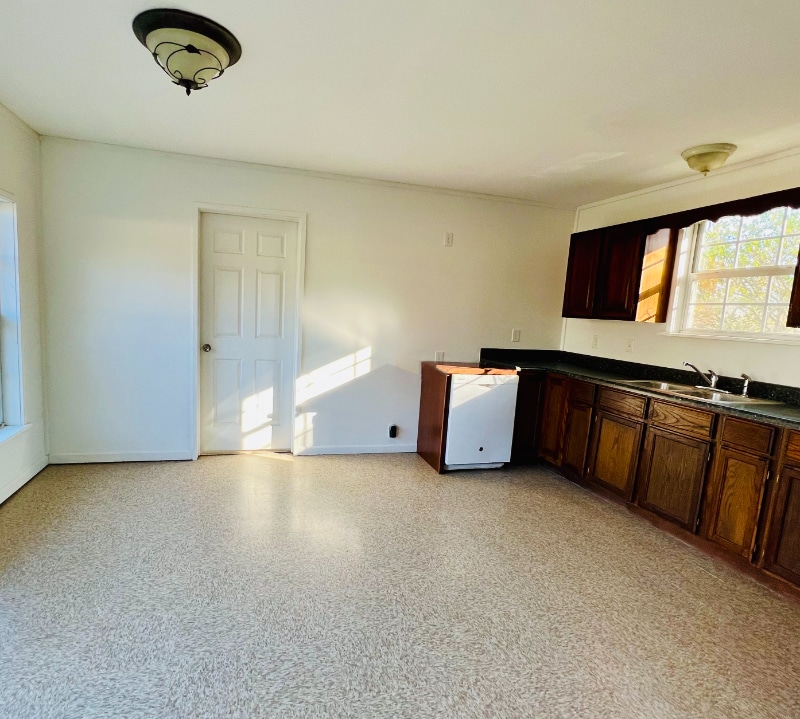 Building Photo - 100 Old Plank Rd