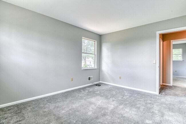 Building Photo - 204 Wilton Ave