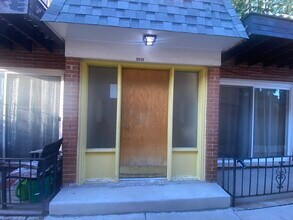 Building Photo - 3553 N Neenah Ave