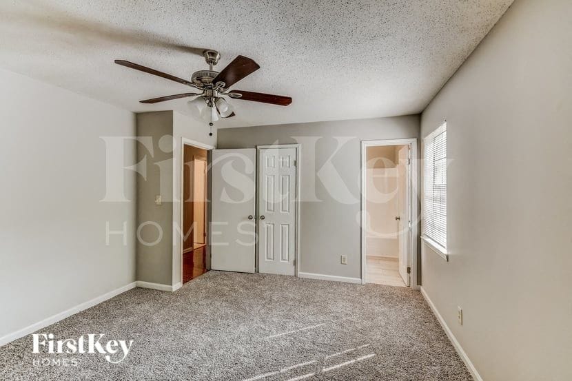 Building Photo - 2215 Pup Run