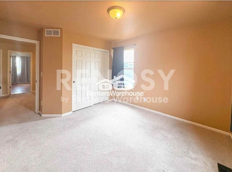 Building Photo - 12674 Jersey Cir E