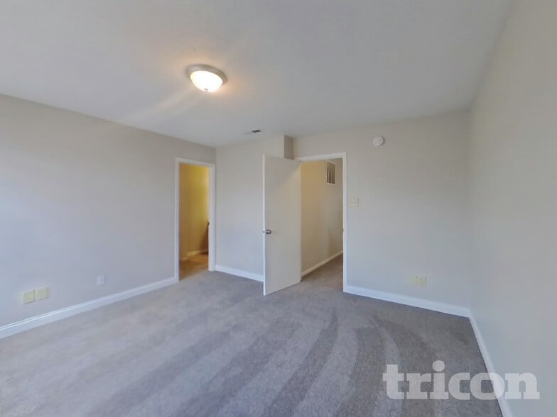 Building Photo - 7665 Mansfield Way