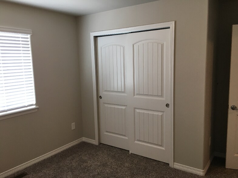 Building Photo - 11125 Rockcastle Dr