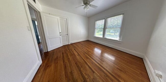 Building Photo - 1013 23rd St W