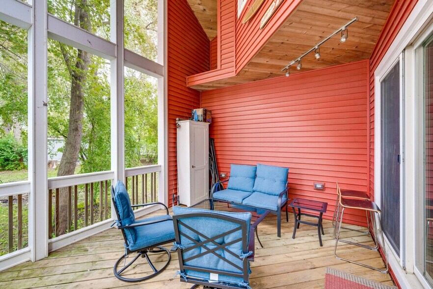 Building Photo - 35831 N Cedar Is