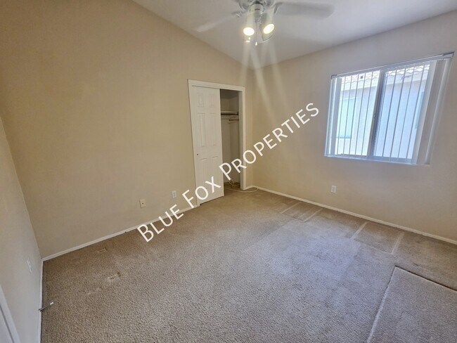 Building Photo - 6078 N Panorama Park Dr