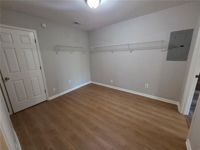 Building Photo - 1409 Old Virginia Ct SE