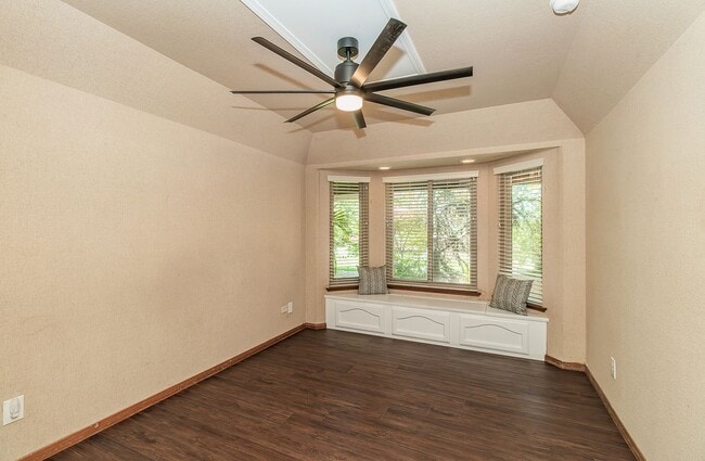 Building Photo - Stunning Woodward Park, Northeast Fresno, ...
