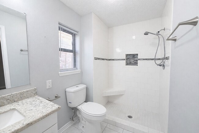 Building Photo - 2714 33rd Ave N