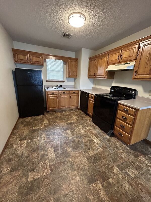 Building Photo - 7097 SE 66th Terrace