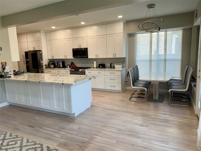 Building Photo - 22430 Tullis Trail Ct