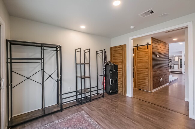 Building Photo - 7810 Nairn St