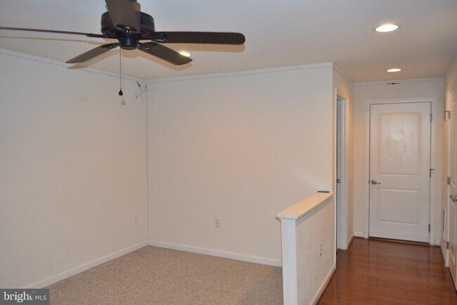 Building Photo - 8659 Rosecrans Ln