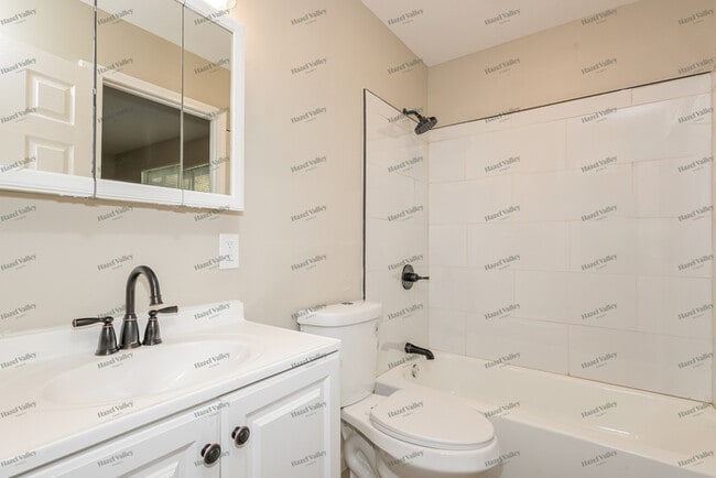 Building Photo - 3006 Chance Dr