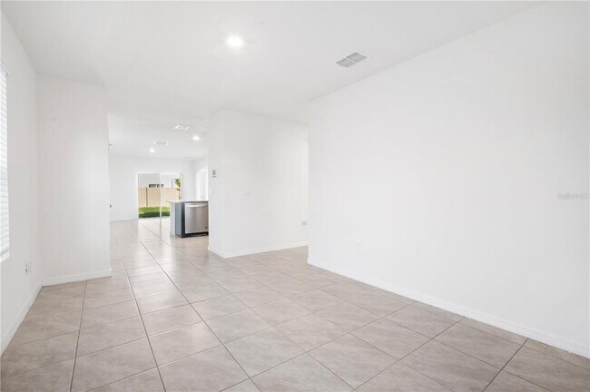 Building Photo - 35694 Sunflower Hl Dr