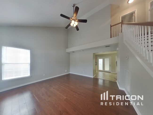 Building Photo - 709 Billie Jean Cir