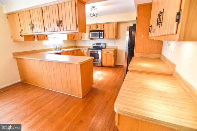 Building Photo - 2788 Pinewood Dr