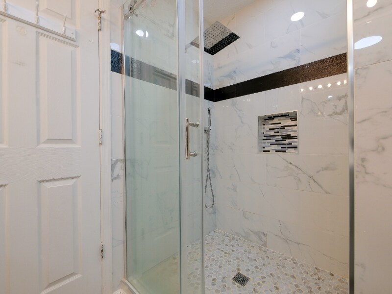 Building Photo - 2218 Willow Crest Cir