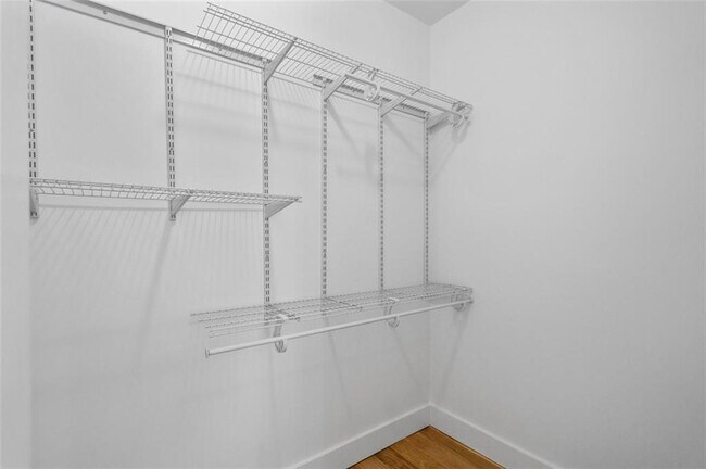 Building Photo - 147 Hutchinson St NE