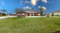 Building Photo - 904 Belle Arbes St