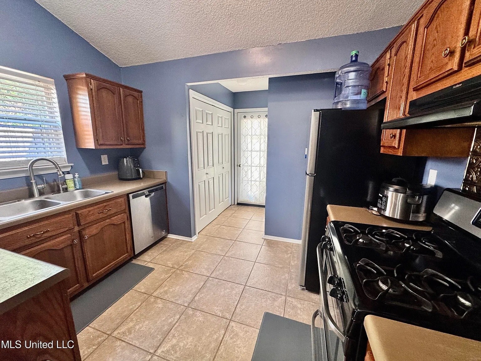 Building Photo - 1096 W E Ross Pkwy