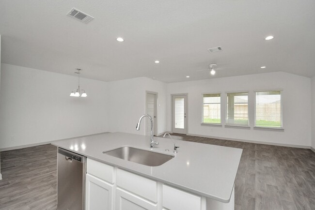 Building Photo - 7803 Golden Rubia Ln