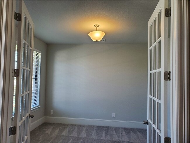 Building Photo - 108 Shady Point Ct